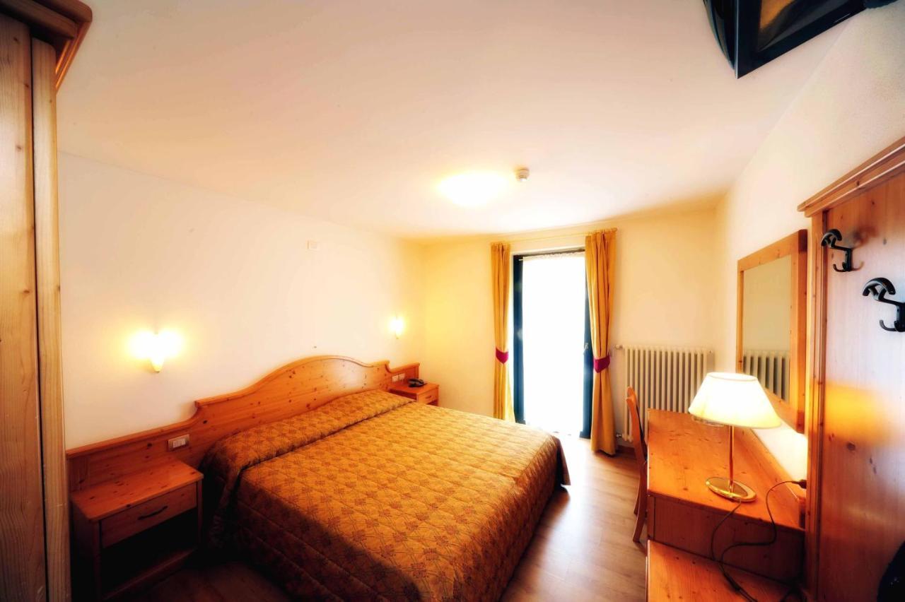 Hotel Cristallo Peio Cameră foto